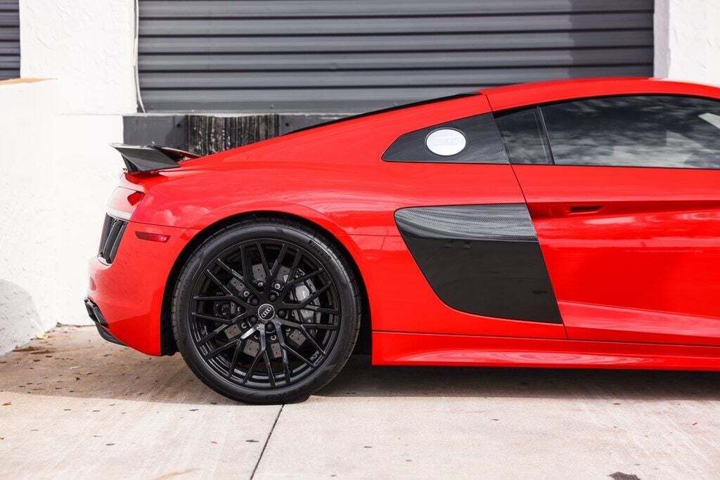 Owner 2017 Audi R8 5.2 quattro V10 Plus AWD 2dr Coupe