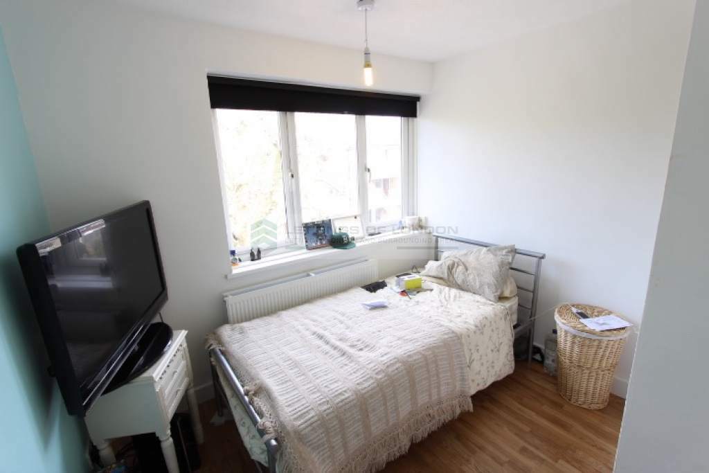 1 bedroom flat in Goldings Crescent, Hatfield, AL10 | in ...