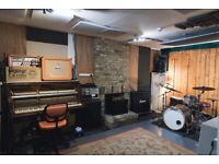 Waterloo SE1 / Music Studio / Creative Office / Old Paradise Yard: Cottage 1 / Central London
