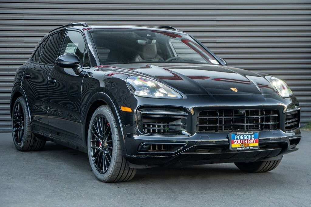 2021 Porsche Cayenne Gts 9 Miles Jet Black Metallic 4d Sport Utility 4