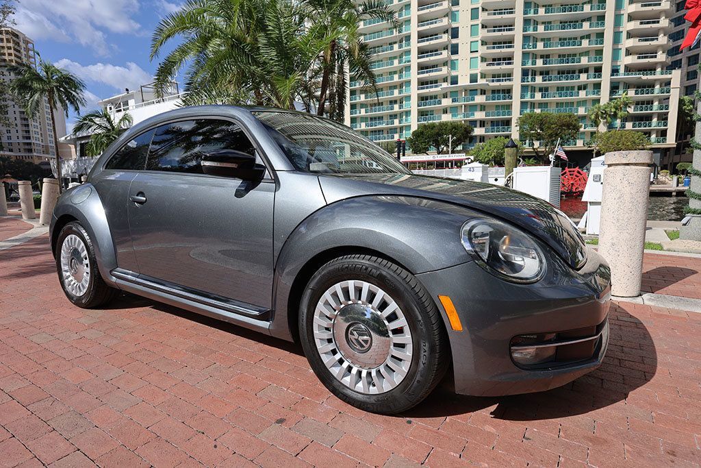 2013 Volkswagen Beetle Coupe 2dr DSG 2.0T Turbo w/Sun/Sound PZEV 89868 Miles Pla