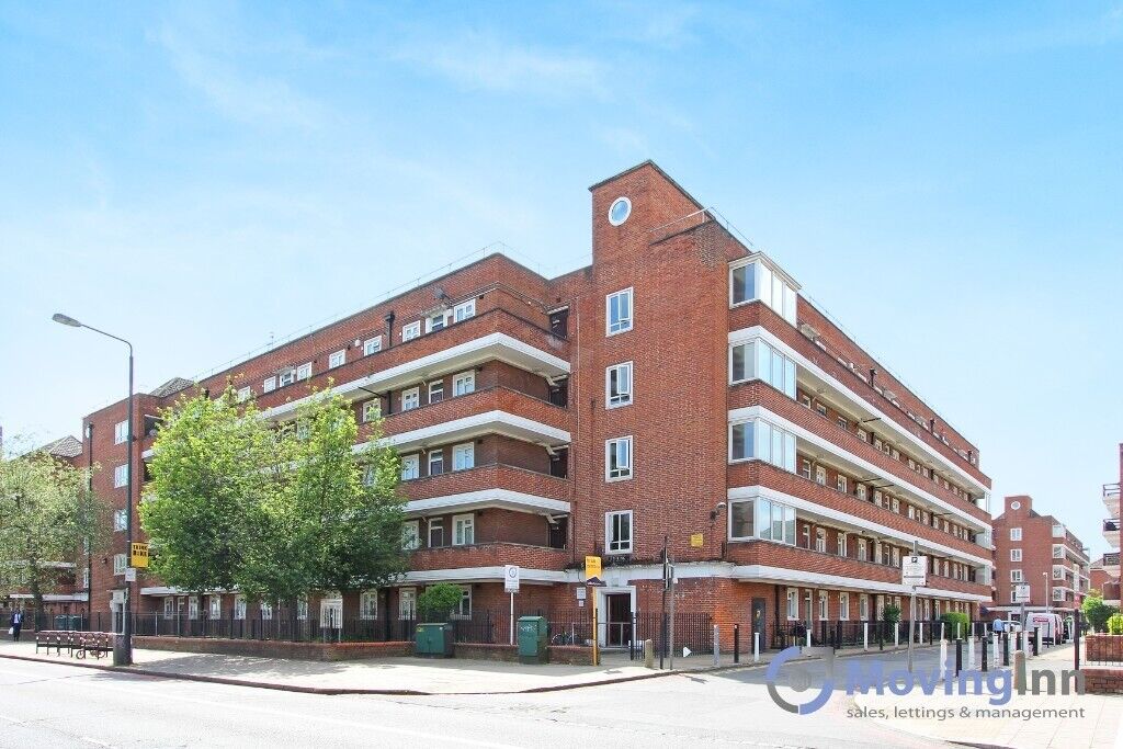 Large 2 bed purpose built flat, opposite Stockwell Tube.  OIEO £385,000