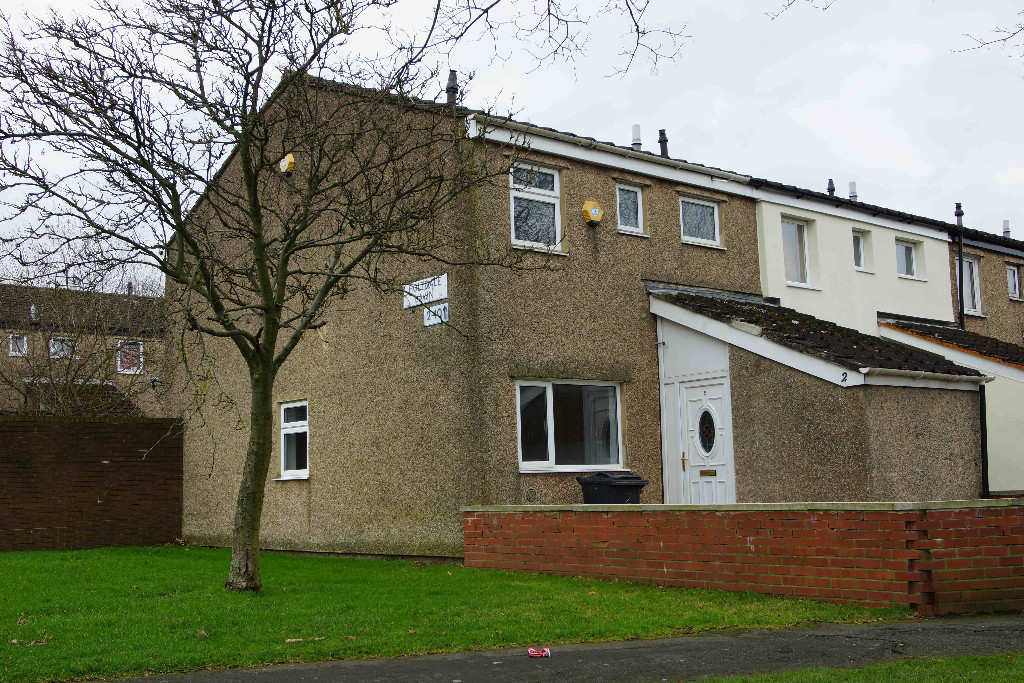 Three bedroom unfurnished town house to let in Leeds 16 in Adel, West