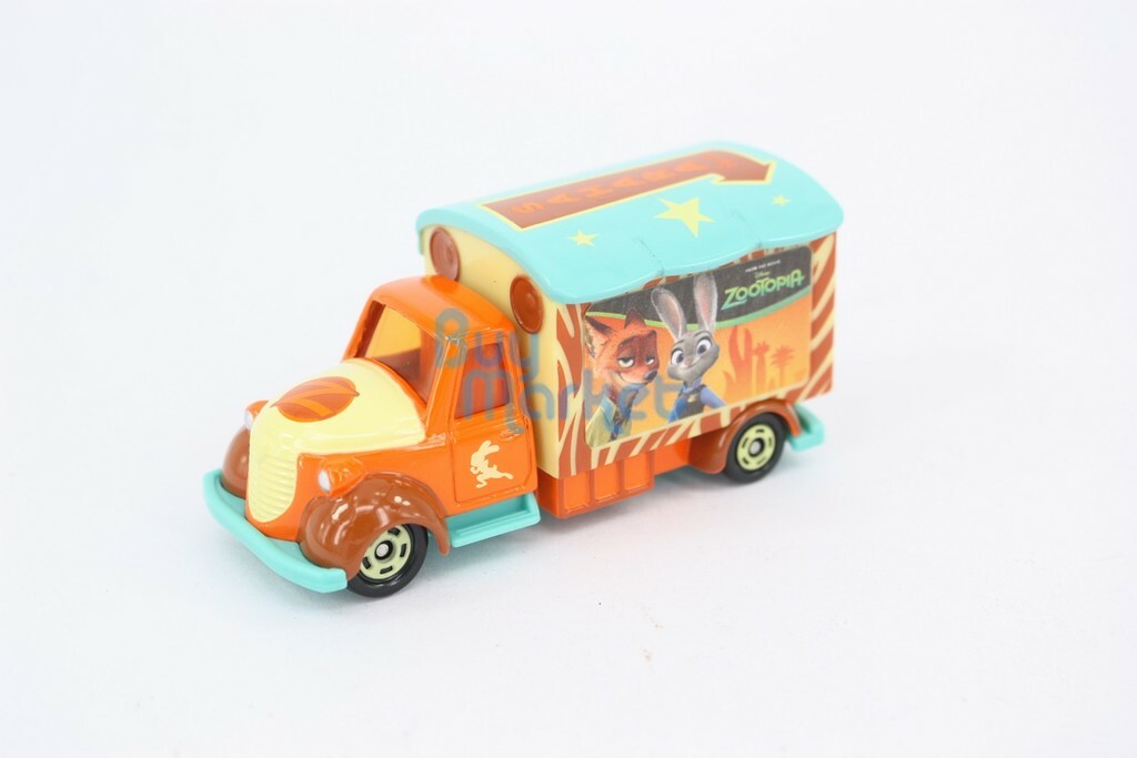 ミニカー Disney tomica New TAKARA TOMY Tomica Disney Cars C-16 Lightning McQueen