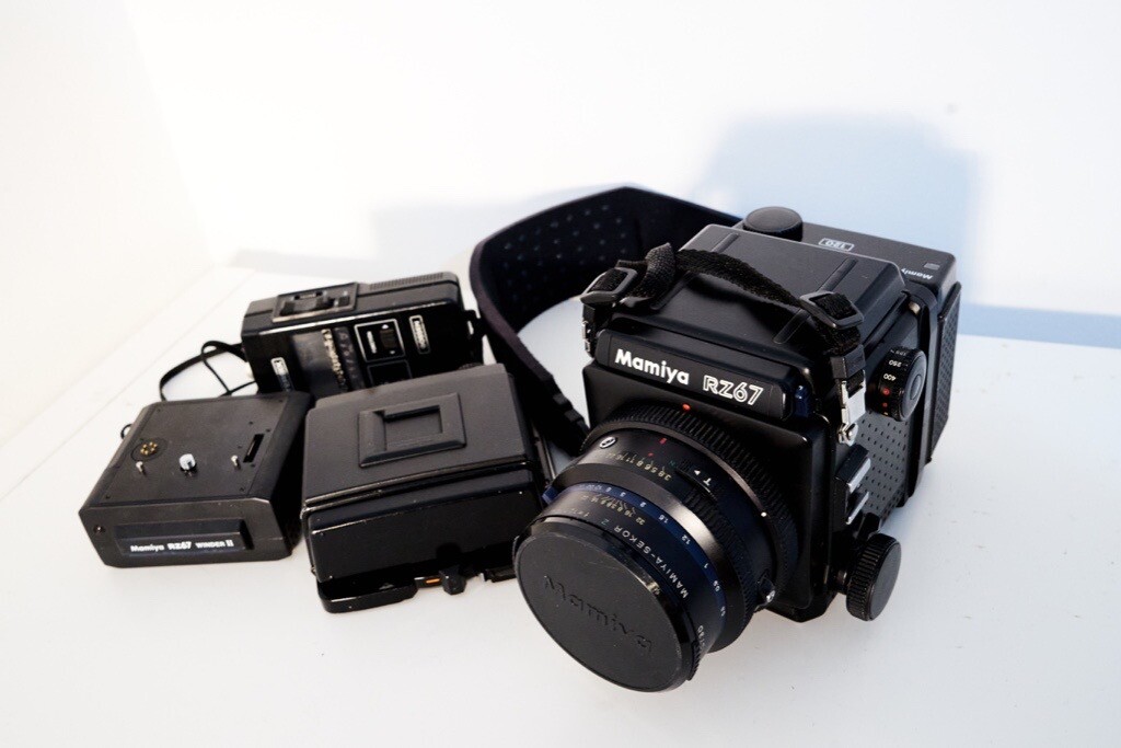 Mamiya rz67 120mm Medium Format Film Camera set + light meter in