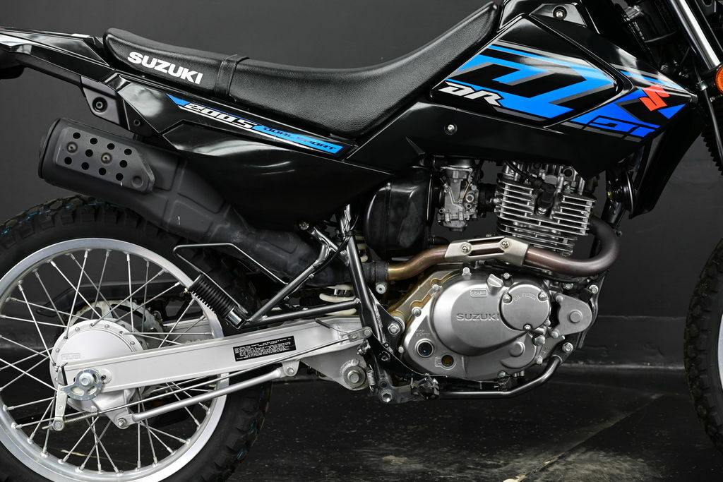 2017 suzuki dr200s