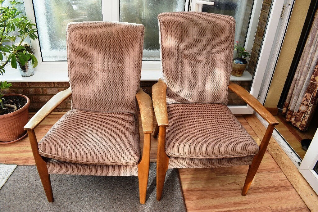 Parker Knoll PK 988 1126 Mid Century Modern Classic 2 seat sofa and 2