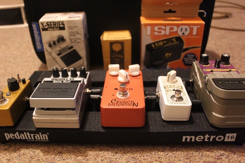 REDUCED!! Pedalboard Metro 16 from Pedaltrain with 3 guitar effects