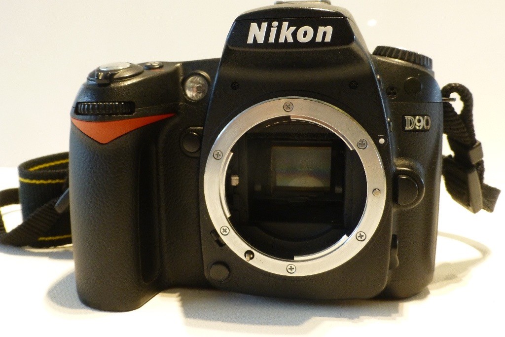 Nikon D90  Body Only Black DSLR in Abingdon 