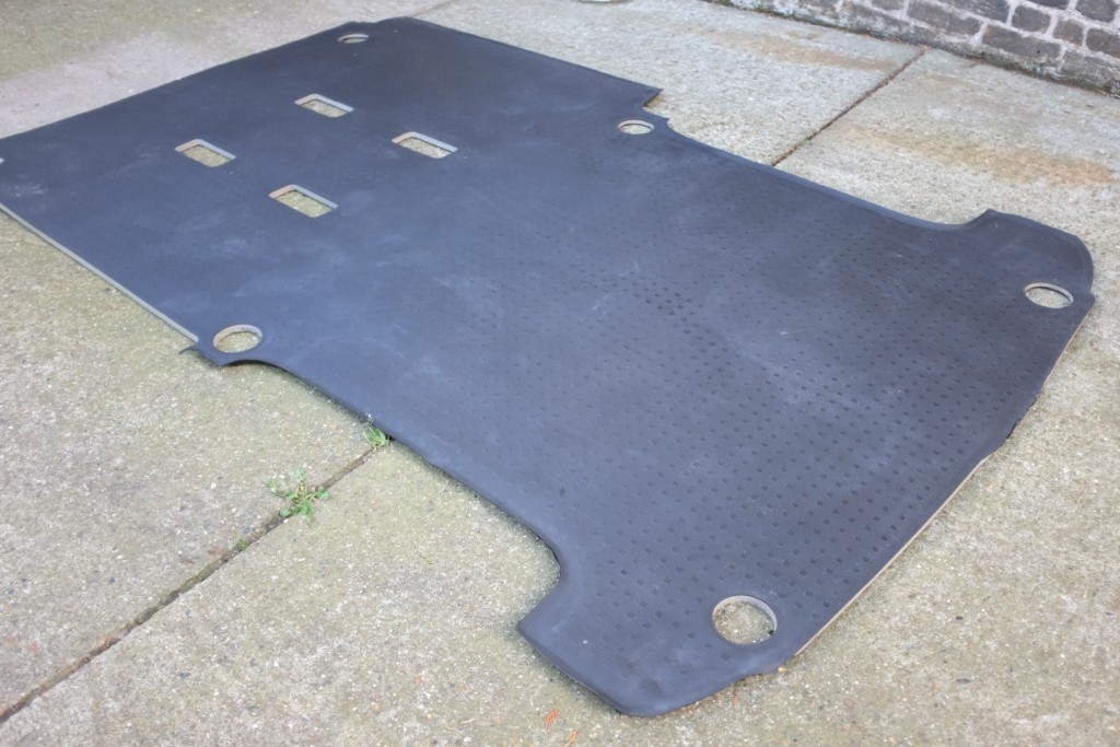VW T6/T5 Kombi rear insulated rubber floor Genuine in Maidstone, Kent