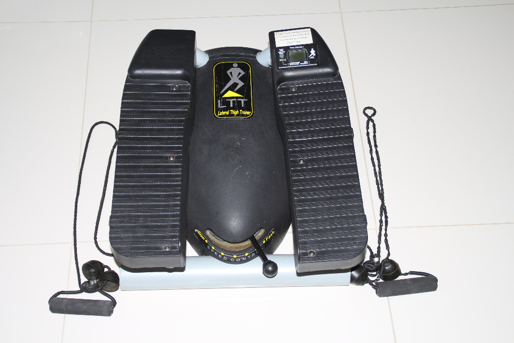 LATERAL THIGH TRAINER ** STEPPER ** ** EXERCISE MACHINE ** EXCELLENT