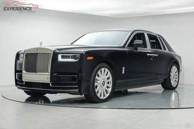 2022 Rolls-Royce Phantom  Immersive Seating Center Console Rear Theater Bespoke Audio Curtains Assistance