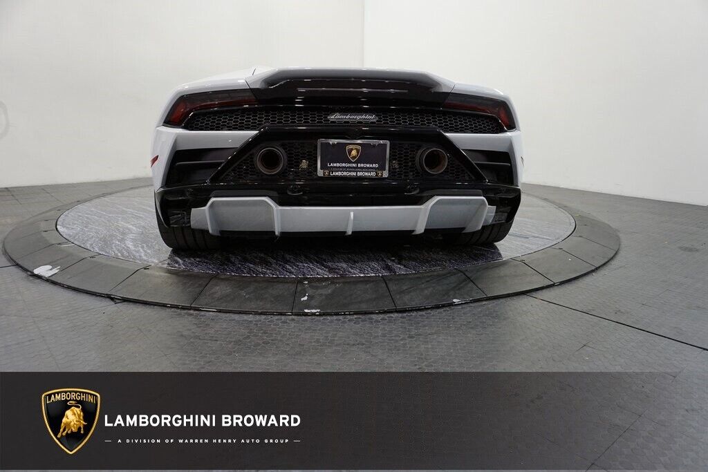 2022 LamborghiniHuracan EVO