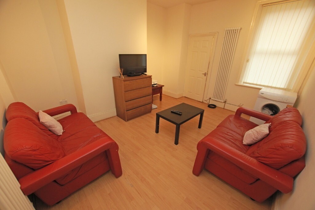 2 BEDROOM FLAT AVAILABLE TO RENT. NEWCASTLE UPON TYNE. NO DEPOSITS in