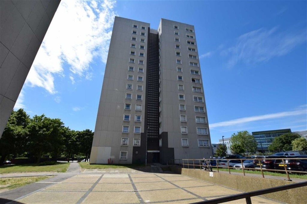 1 Bedroom Flat To Rent In Grays - 1 Bedroom Flat to Rent Dundee | in Perth, Perth and ... / Mid august, call now to view!.