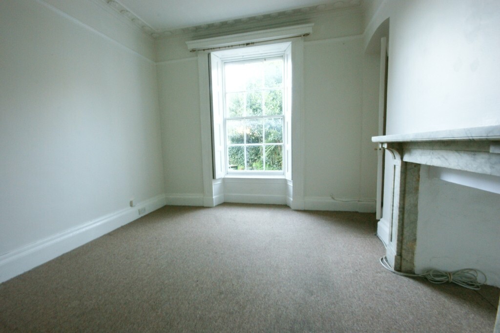 1 Bedroom Ground Floor Flat in Central Torquay in Torquay, Devon