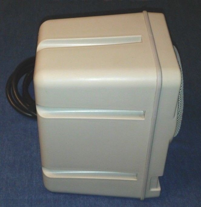 1 Roland MA-12C Stereo Micro Monitor White Looks Nice Works Excellent