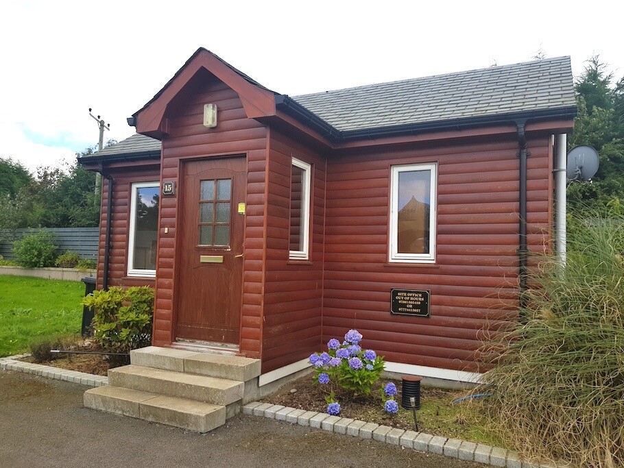 15 Heathlands 1 bedroom rural log chalet in outskirts of Blackburn