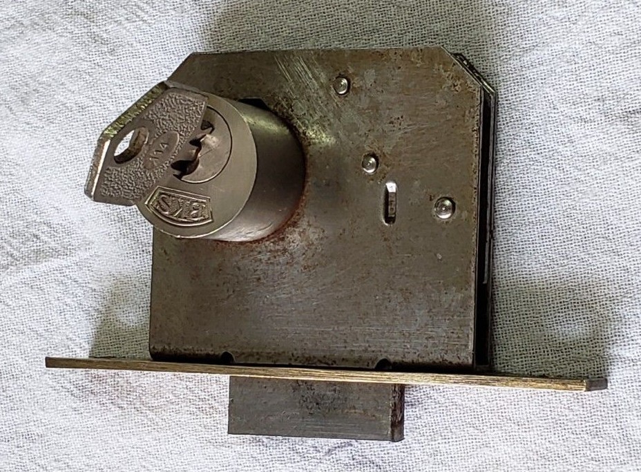 VINTAGE BKS MORTISE DRAWER CABINET LOCK WITH KEY !!