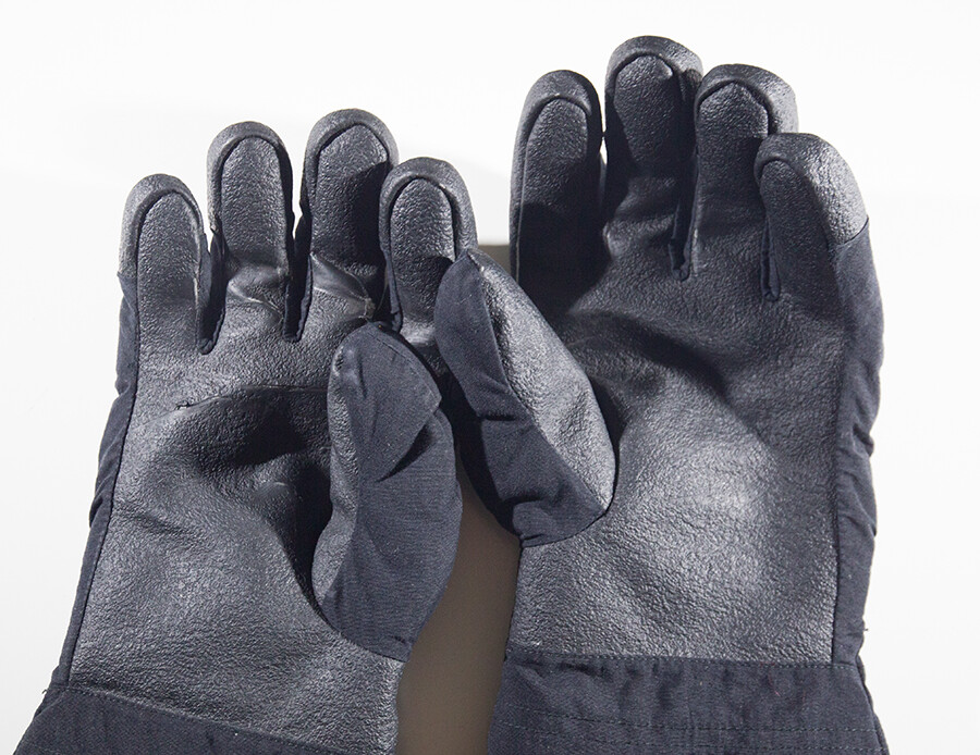 BLACK DIAMOND  LARGE GLOVES WITH REMOVABLE  LINERS SIMILAR TO GUIDE GLOVE