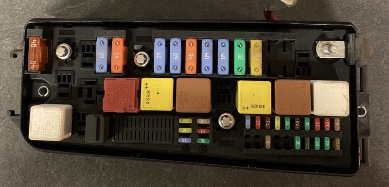 Module Boitier Confort Opel Corsa 13217392ef