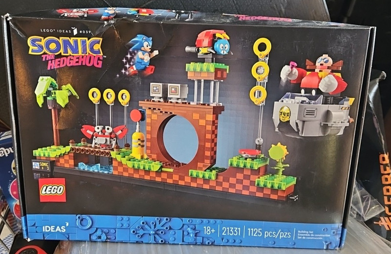 LEGO Ideas: Sonic the Hedgehog � Green Hill Zone (21331)-08
