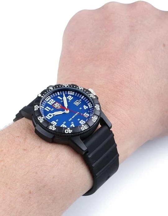 Pre-owned Luminox Men's Watch Blue Dial Round Quartz Black Silicone Rubber Strap 0323
