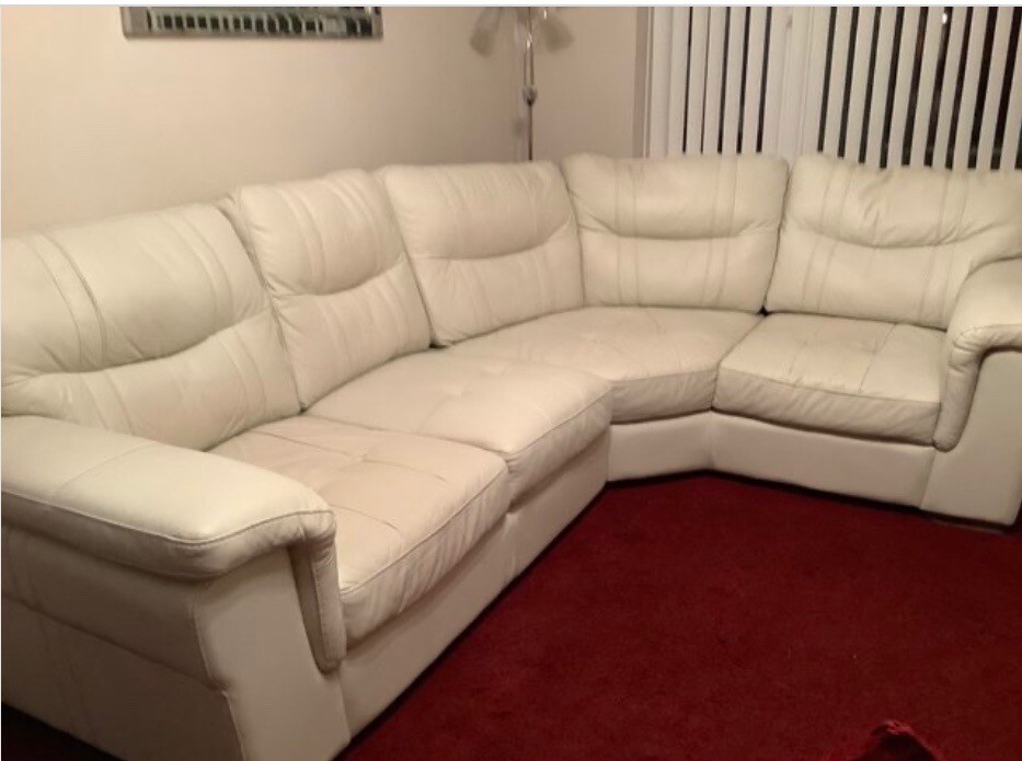 Leather corner settee in ClactononSea, Essex Gumtree