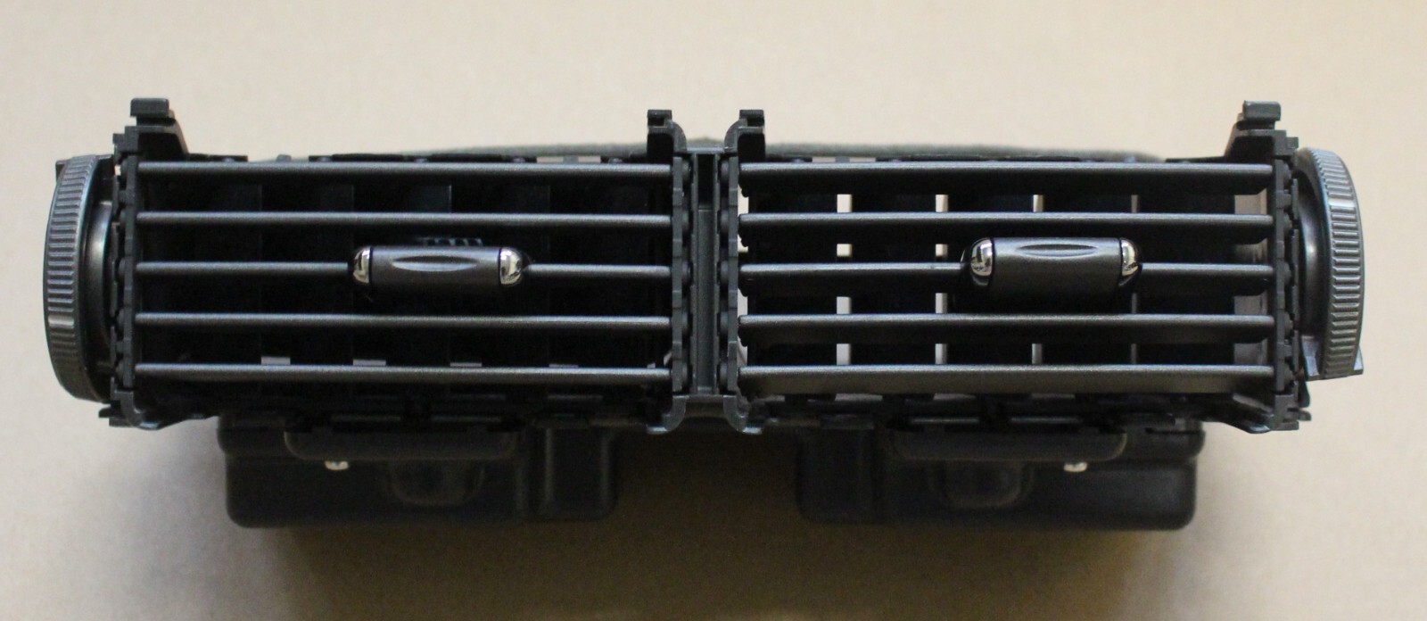 2001-2006 Lexus LS430 Center Dash Air Vent Grille OEM 555062