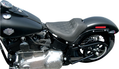 Mustang Wide Tripper Solo Front Seat Black - Diamond Stitch 76762