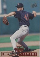 1995 Fleer Ultra - Dave Stevens #77