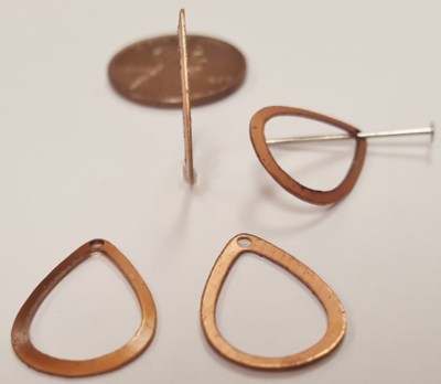 12 VINTAGE TEARDROP FLAT 18x12mm. COPPER COATED STEEL STAMPING PENDANTS N15
