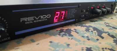 Yamaha REV100 Digital Stereo Reverberator Rack Mount Reverb Effect Processor