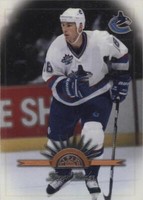 1997-98 Leaf - Trevor Linden #39