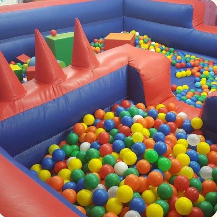 Inflatable soft play arena with balls and Gibbons 1.5hp air pump | in Dartmouth, Devon | Gumtree