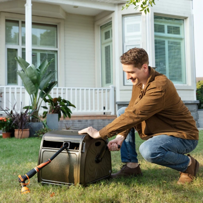 Giraffe Tools Garden Hose Reel Box Water Hose Reel Box For Outside Hideaway Hose