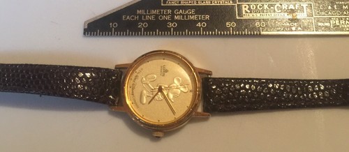 MICKEY MOUSE WALT DISNEY COMPANY LORUS QUARTZ GOLD TONE LEATHER LADIES WATCH