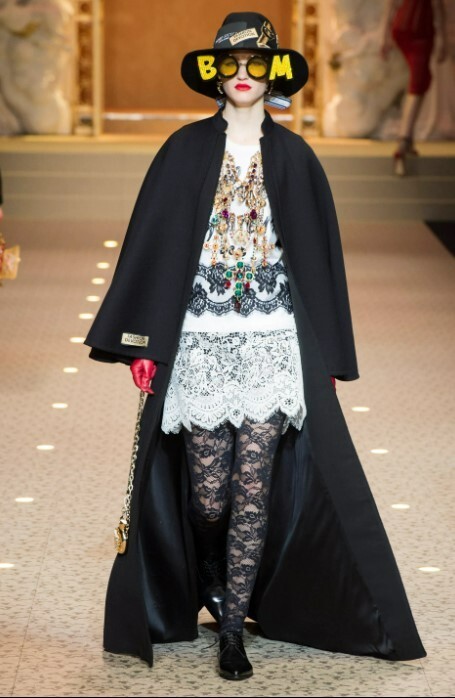 Tシャツ・カットソー DOLCE & GABBANA Cotton t-shirt with lace details Dolce & Gabbana Lace Detail Cotton Blend T-Shirt | nordstrom