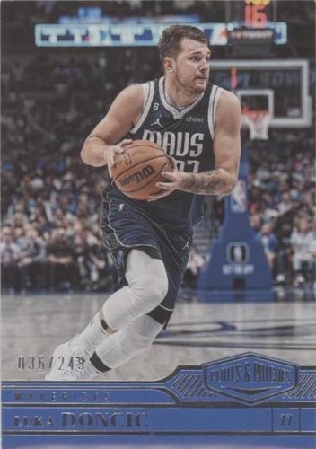 2022-23 Panini Chronicles - Luka Dončić #330