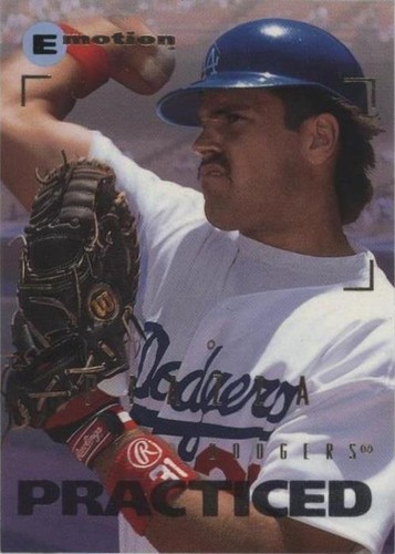 1995 Skybox Emotion - Mike Piazza #145