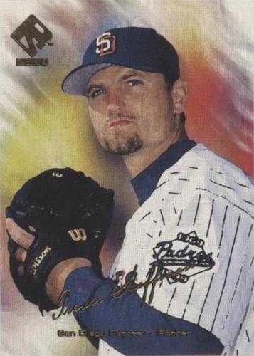 2000 Pacific Private Stock - Trevor Hoffman #125