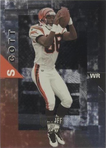 1998 Playoff Momentum SSD Darnay Scott #59