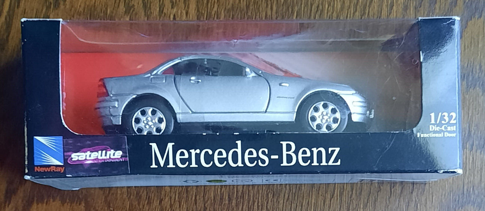 1/43 ベンツ　ディーラー正規モデル　ミニカー　SLK R172 シルバー系 Amazon | 1/43 メルセデスベンツ SLKクラス Mercedes-Benz SLK