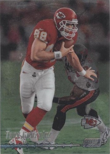 1999 Topps Stadium Club Chrome Tony Gonzalez #117