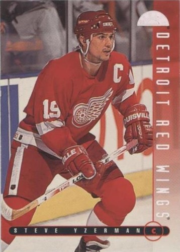 1995-96 Leaf - Steve Yzerman #60