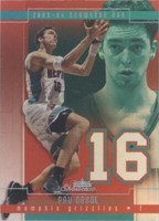 2003-04 Fleer Showcase - Pau Gasol #17