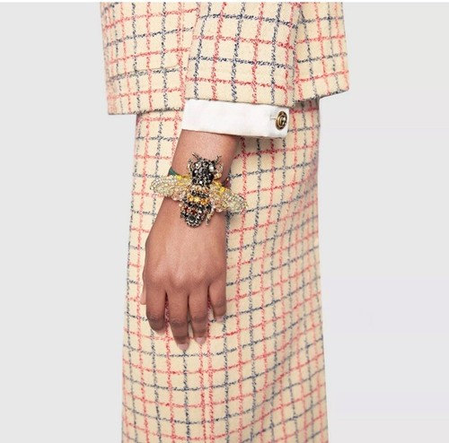 GUCCI ハチ　Bee 布　メジャー　★レア物★未使用品★ 美品 GUCCI グッチ Bee ビーモチーフ ブローチ ハチ 蜂 レア 希少