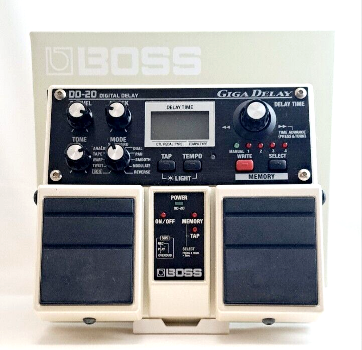 Boss DD-20 Giga Delay Guitar Effect Pedal Used 2014 With Box