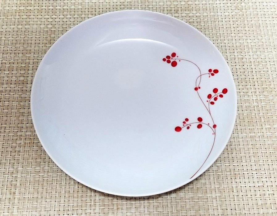 Mikasa Red Berries Salad Dessert Plates (8 1/4