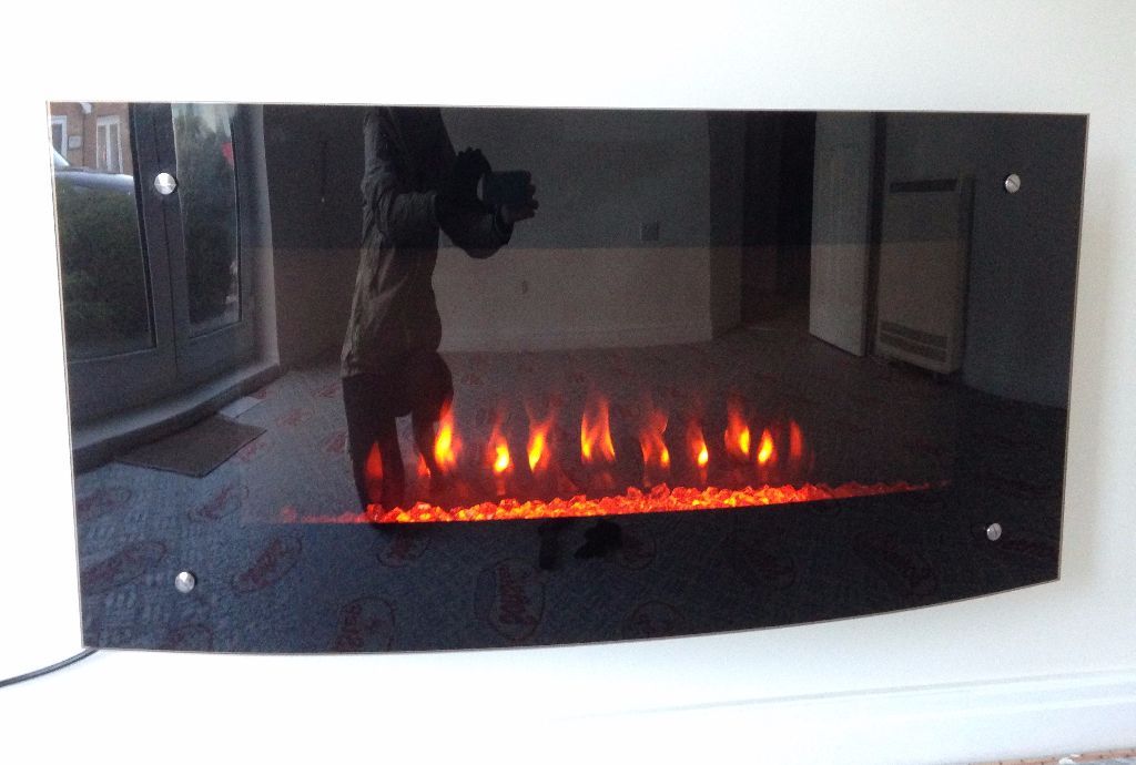 B&Q Carolina Glass Wall Hung Electric Fire with remote control